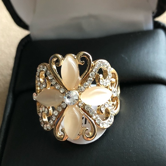 🛑2 for $20 🆕Flower Ring - Picture 1 of 7